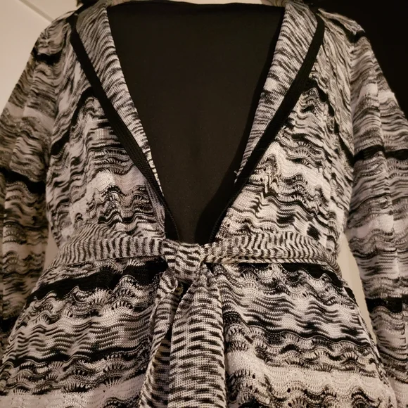 Sweater. - Picture 7 of 9